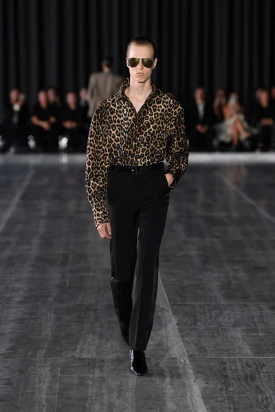 Look 24